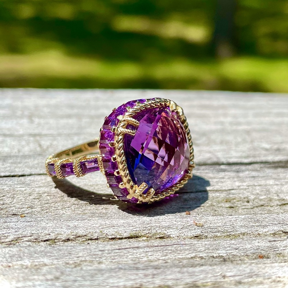 Judith Ripka SOLID 14kt gold and Amethyst ring.